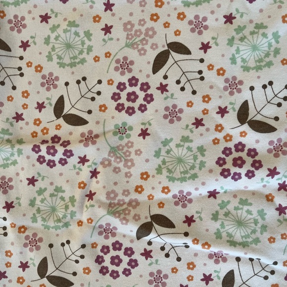 Magnificent Baby reversible floral baby blanket 27’ x 27’ - Picture 3 of 4